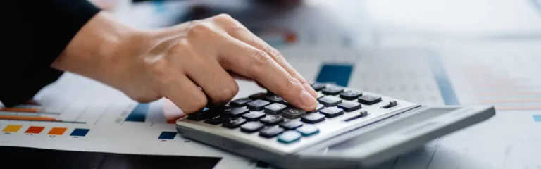 Office scene expressing the commercial awareness course Finance for non financial managers.